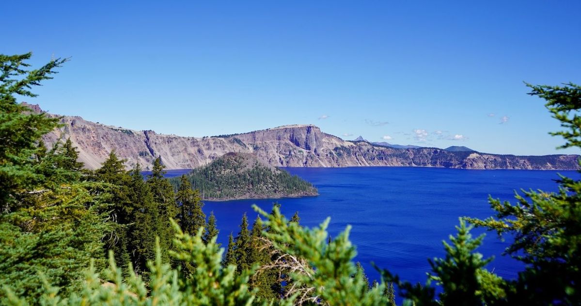 Crater Lake National Park Travel Guide: Scenic Spots & Hiking Tips